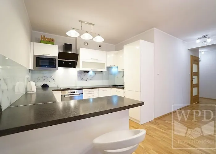 아파트 Modern Apartment-city Center-new Building-garage